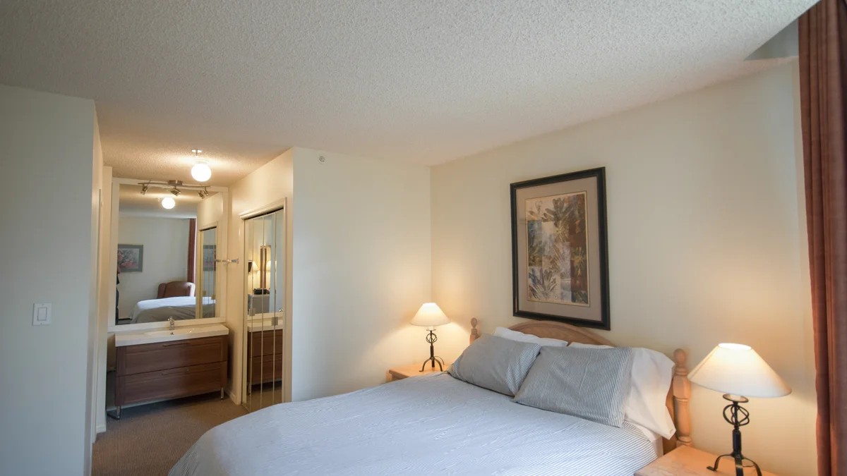 Wash station and closet in Queen bedroom