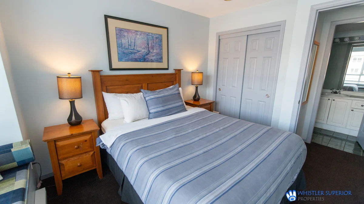 Bedroom with Queen size bed