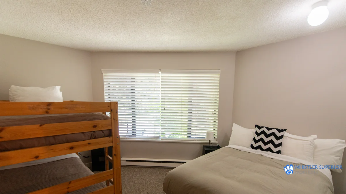 Double + twin bunk in lower level room