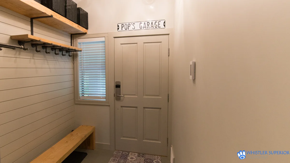 Entrance ski rack