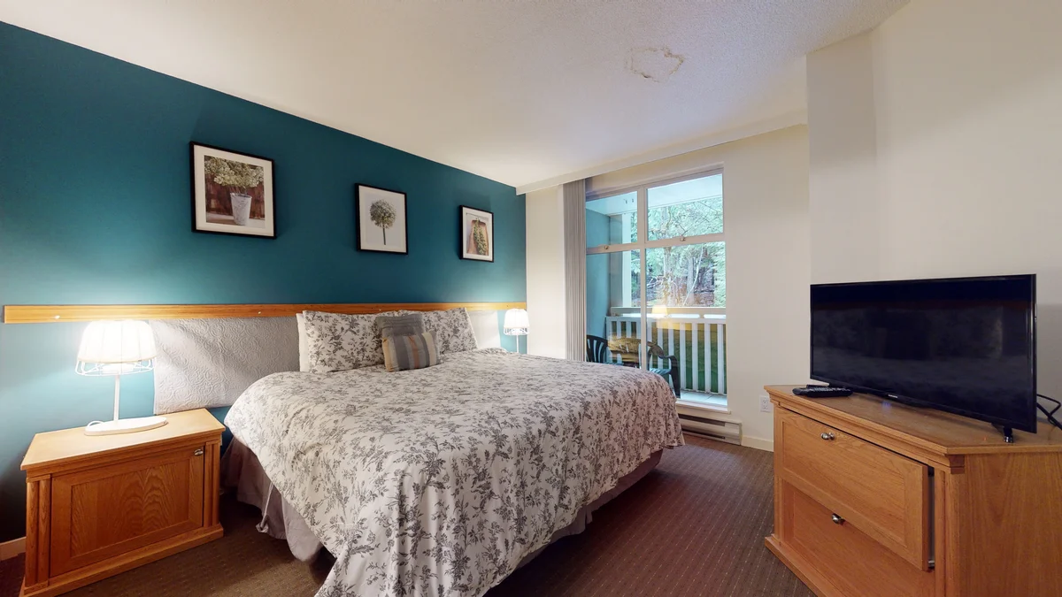 Bedroom with King size bed
