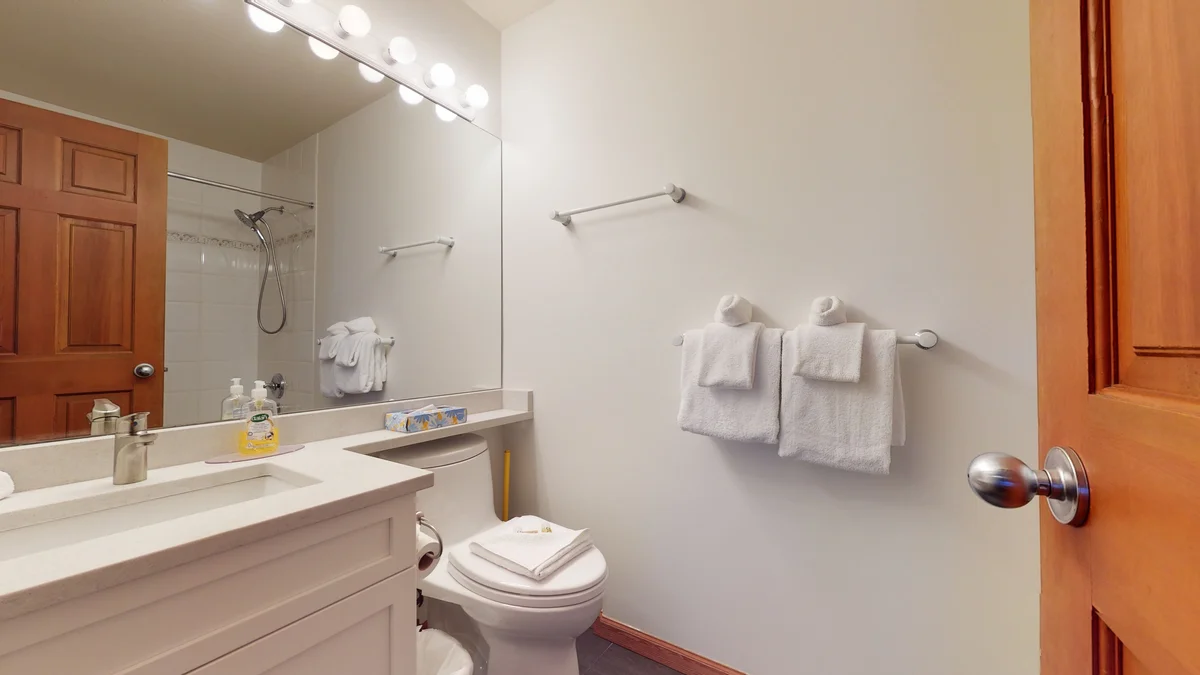 Master bathroom ensuite with bathtub