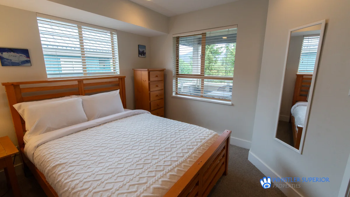Master bedroom with Queen bed