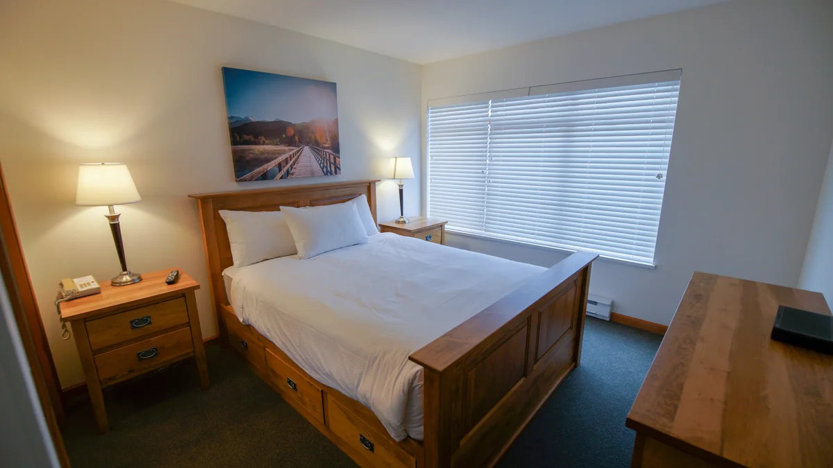 Master bedroom with Queen bed